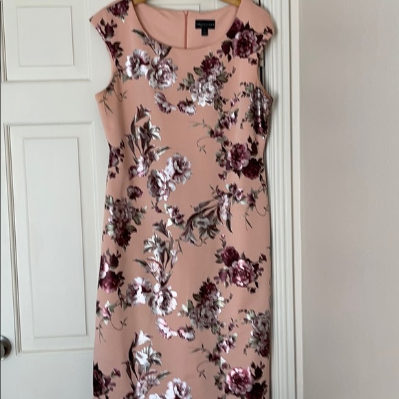 connected apparel Dresses & Skirts - Beautiful floral dress